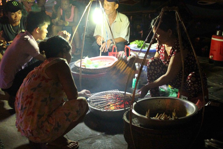 Les rouleaux de printemps au porc grillé de Hoi An - ảnh 3